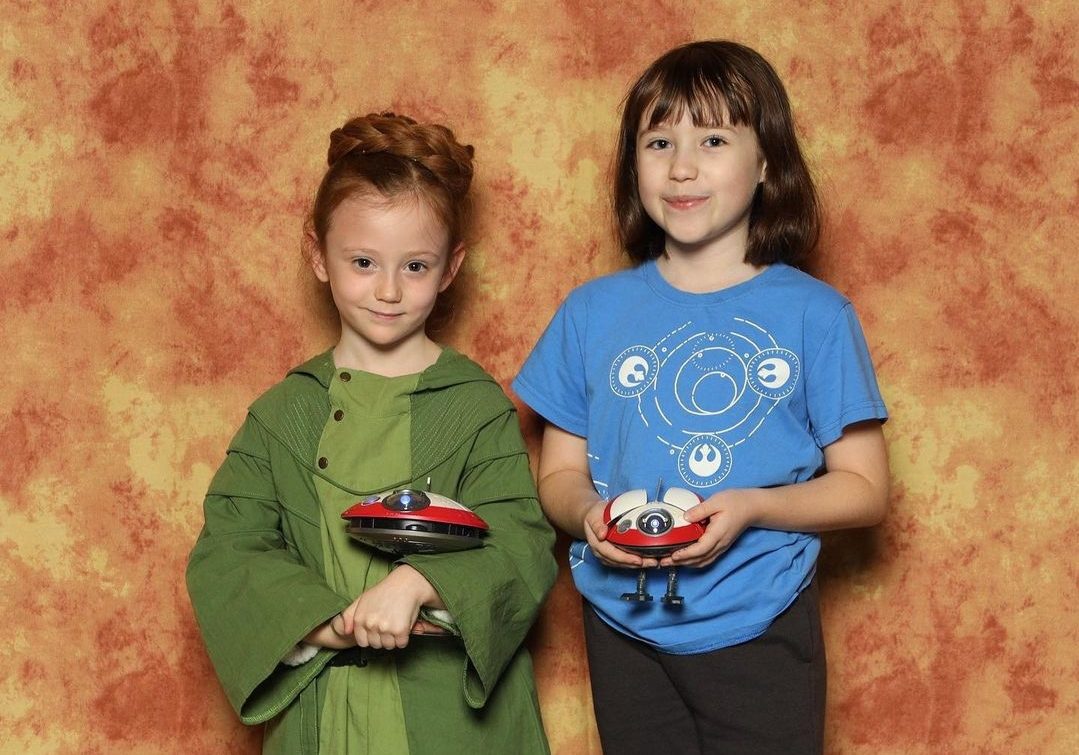 Nicky Jolene meeting fans